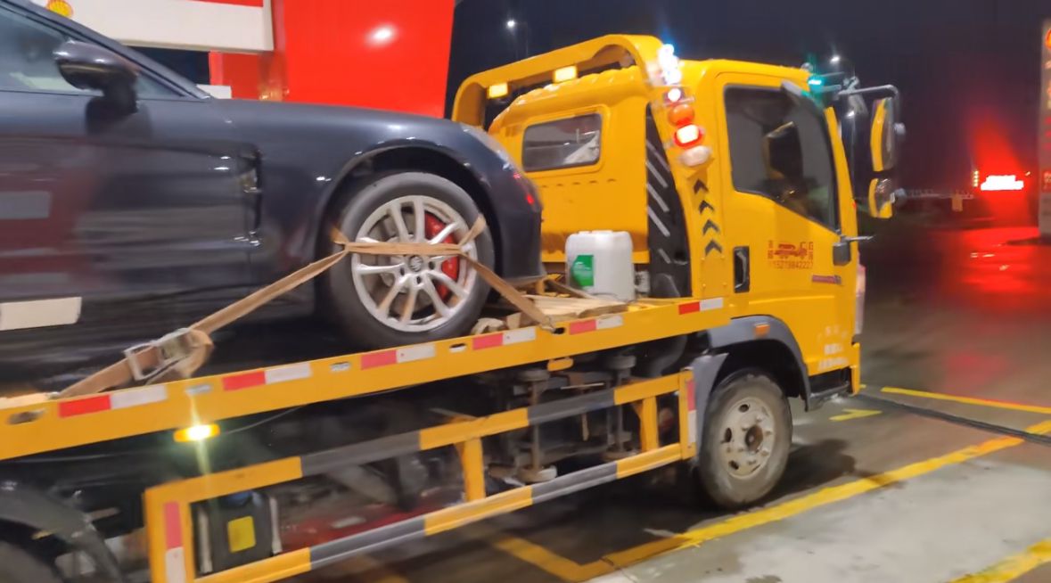 玉溪行车途中遇到突发状况该如何呼叫道路救援？